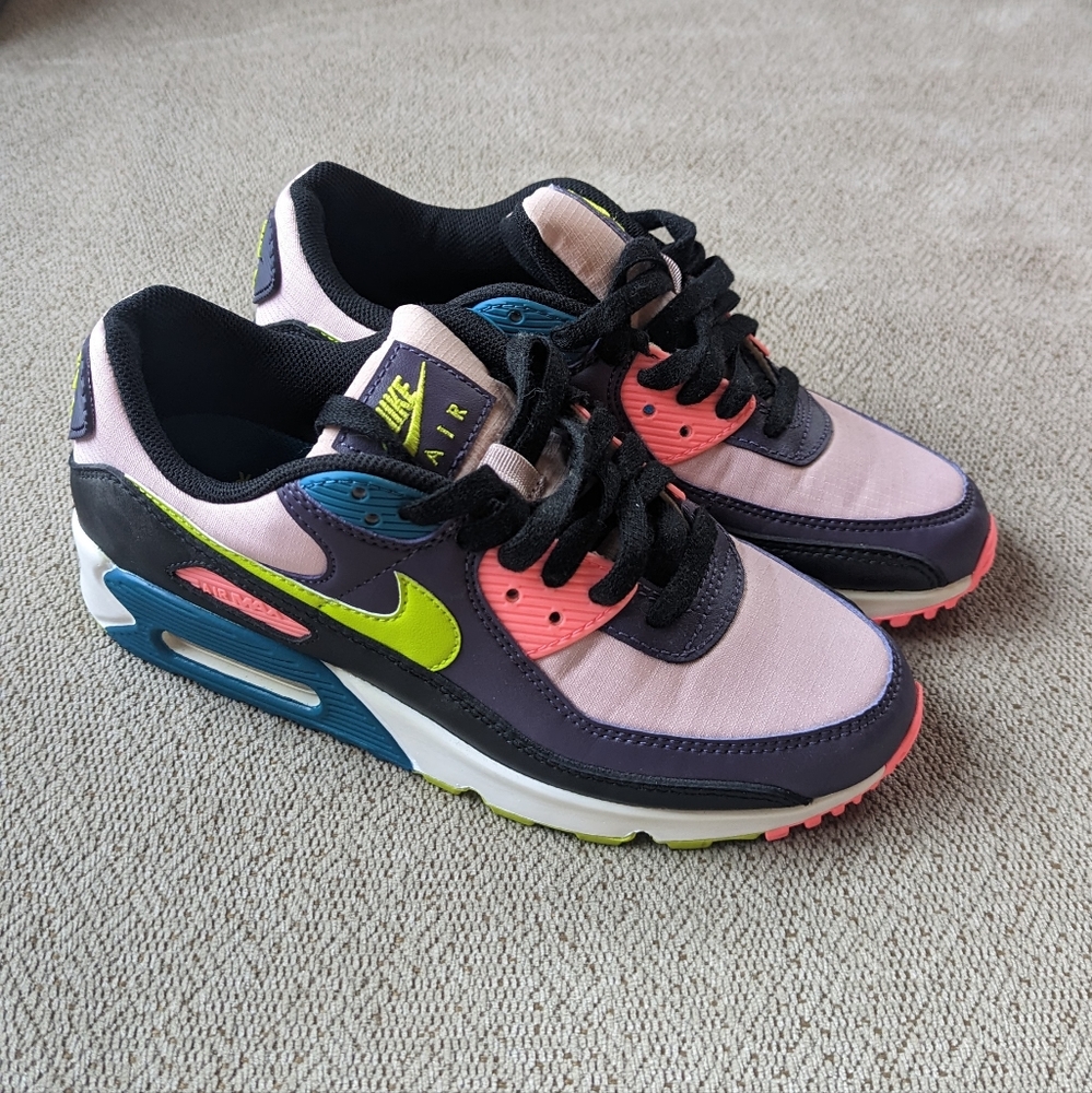 Nike Air Max 90 size 7.5